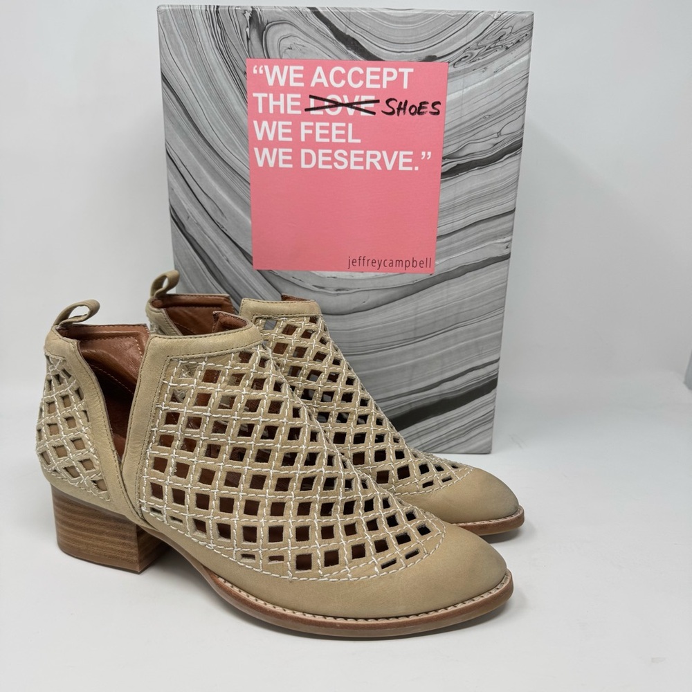 Jeffrey Campbell Taggart Booties Cut out Short Leather SZ 7.5